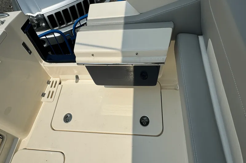 Slide: The Image of Scout 277 Dorado 2025 - 23