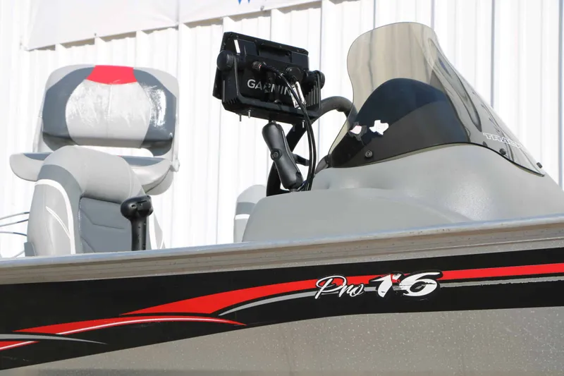 Slide: The Image of Tracker Boats Pro 16 2009 - 13
