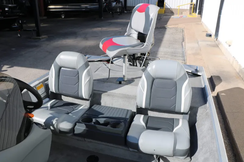 Slide: The Image of Tracker Boats Pro 16 2009 - 29