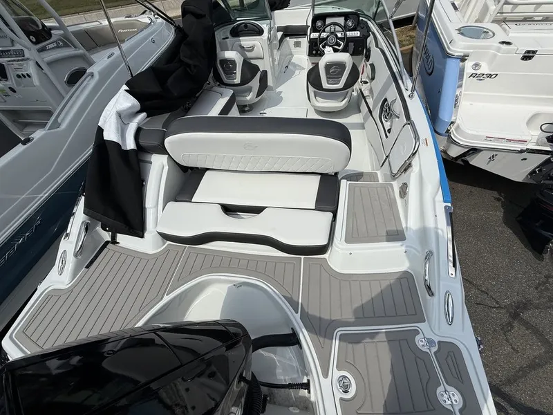 Slide: The Image of Crownline Boats E220 XS 2026 - 5