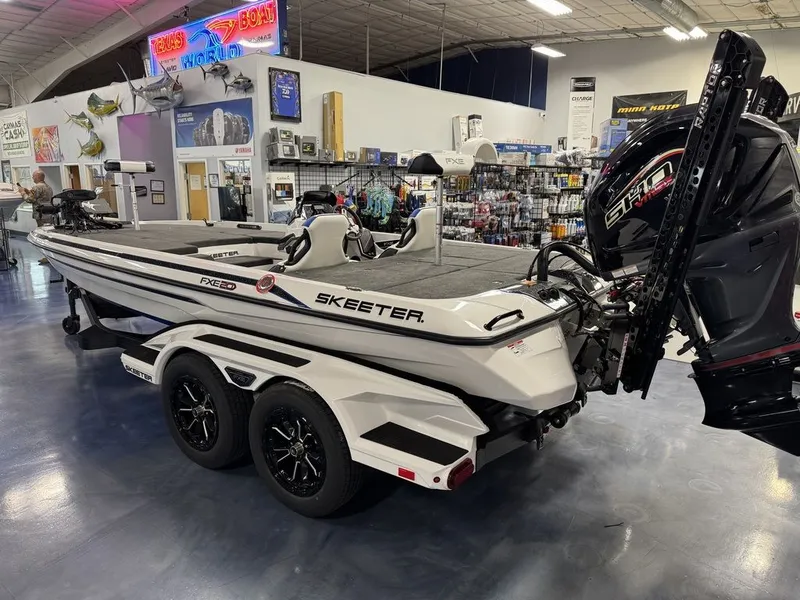 Slide: The Image of Skeeter FXE20 Limited 2027 - 3