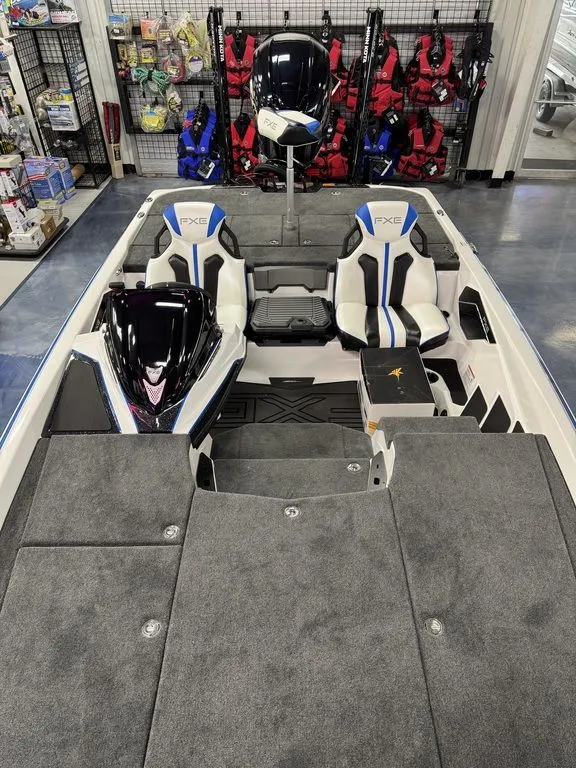 Slide: The Image of Skeeter FXE20 Limited 2027 - 7