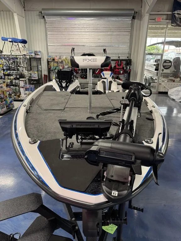 Slide: The Image of Skeeter FXE20 Limited 2027 - 5
