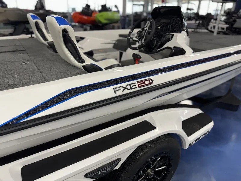 Slide: The Image of Skeeter FXE20 Limited 2027 - 2