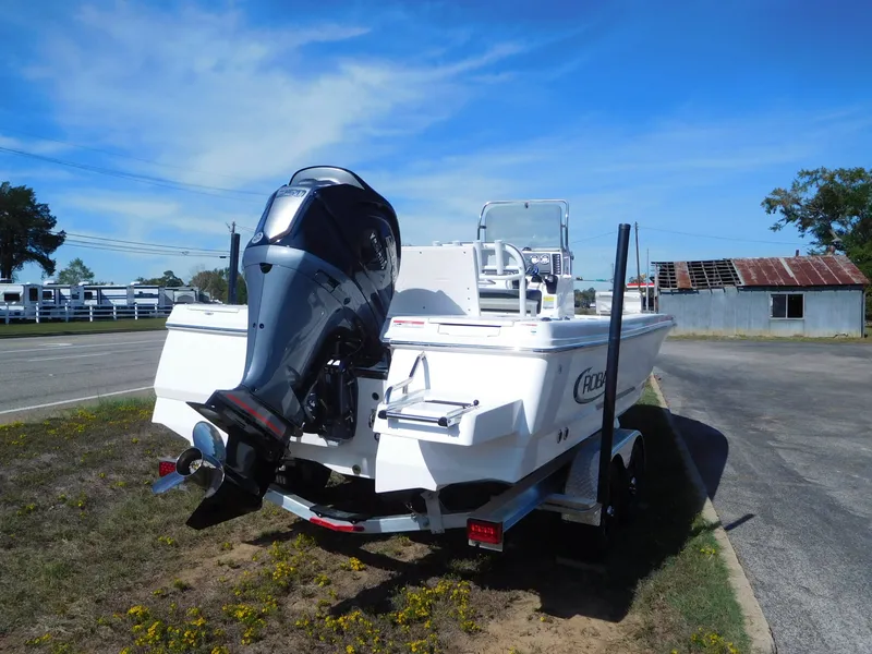 Slide: The Image of Robalo 226 Cayman 2027 - 4