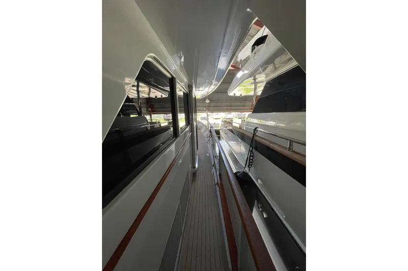 Slide: The Image of Burger Classic Motoryacht 1988 - 27