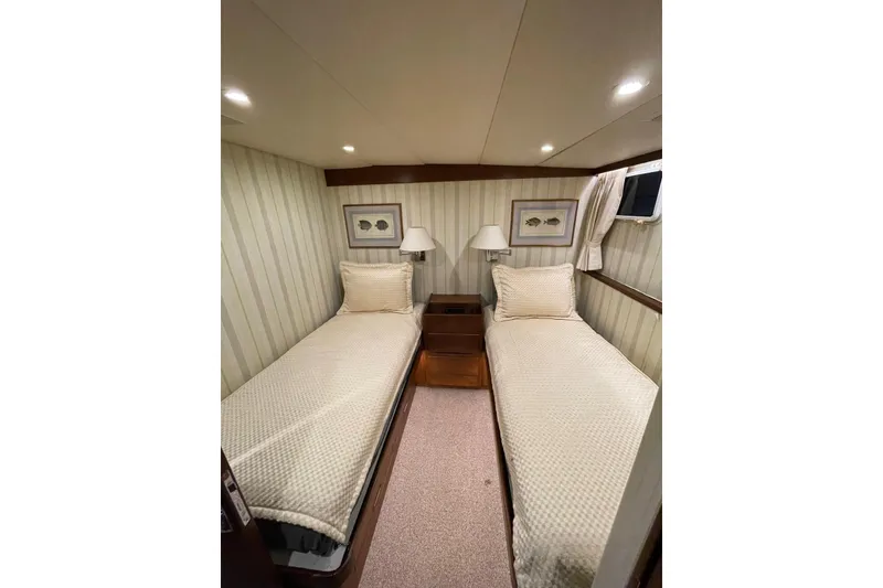 Slide: The Image of Burger Classic Motoryacht 1988 - 21