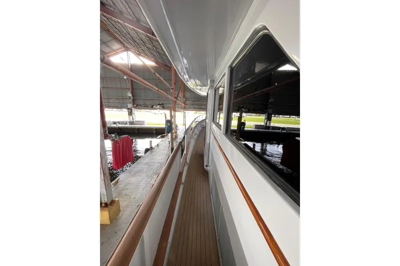 Slide: The Image of Burger Classic Motoryacht 1988 - 25
