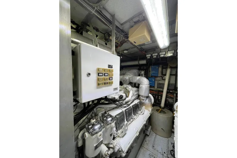 Slide: The Image of Burger Classic Motoryacht 1988 - 39