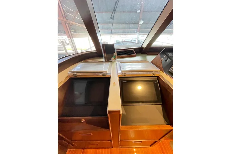 Slide: The Image of Burger Classic Motoryacht 1988 - 10