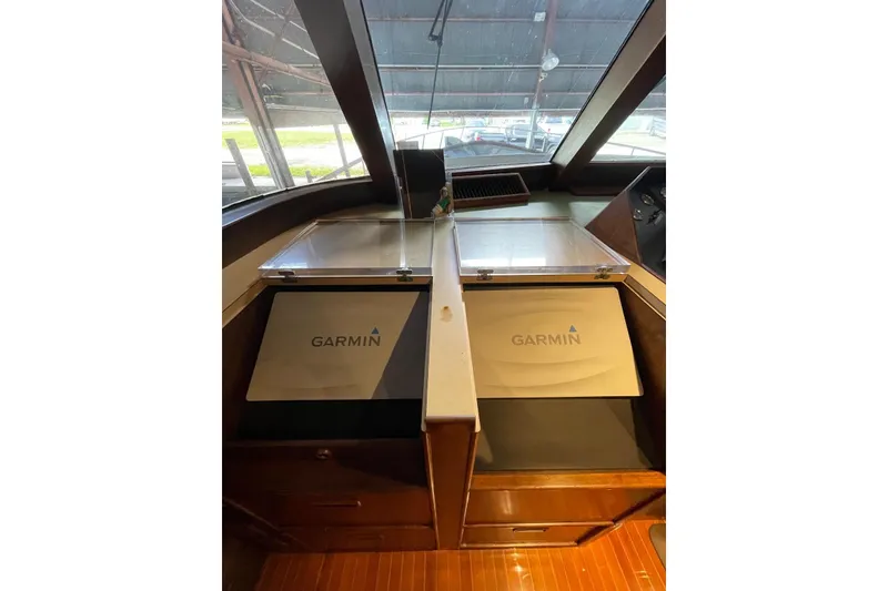 Slide: The Image of Burger Classic Motoryacht 1988 - 9