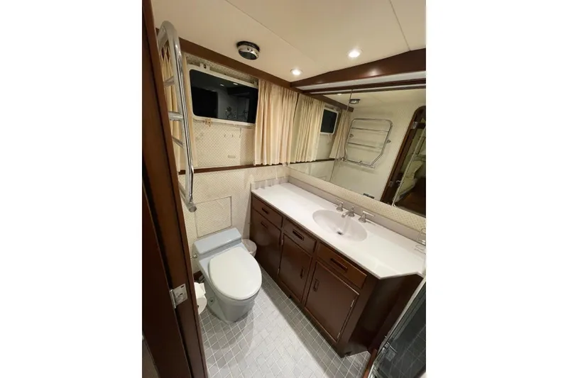 Slide: The Image of Burger Classic Motoryacht 1988 - 23