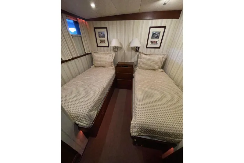 Slide: The Image of Burger Classic Motoryacht 1988 - 19