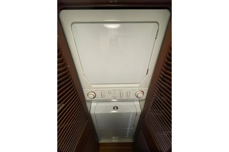 Slide: The Image of Burger Classic Motoryacht 1988 - 31