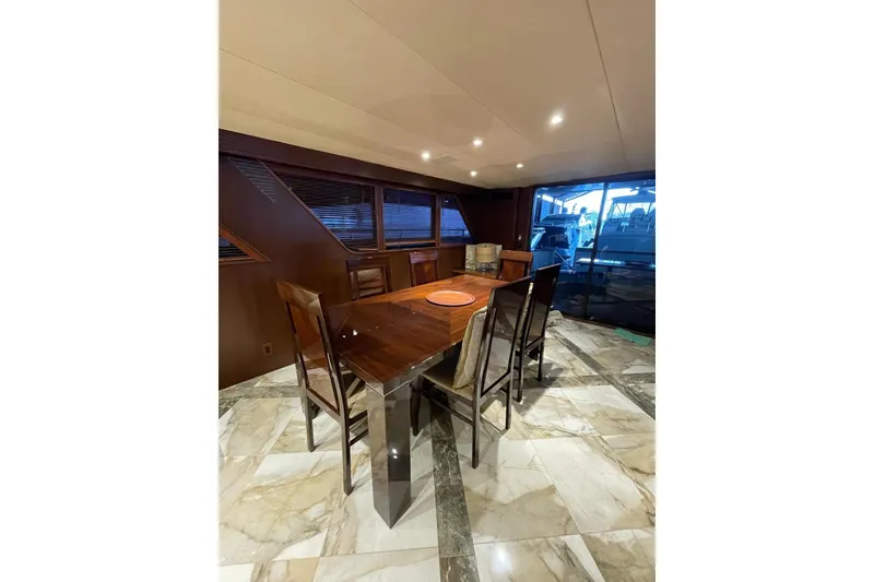 Slide: The Image of Burger Classic Motoryacht 1988 - 5