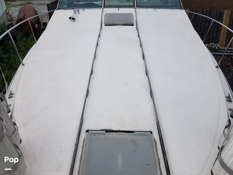 Slide: The Image of Sea Ray SRV 360 Express Cruiser 1980 - 6180673