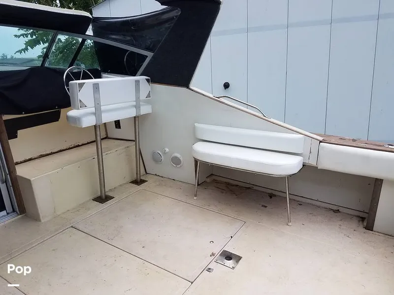 Slide: The Image of Sea Ray SRV 360 Express Cruiser 1980 - 6180795