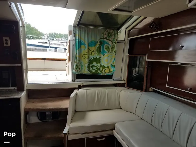 Slide: The Image of Sea Ray SRV 360 Express Cruiser 1980 - 6180771