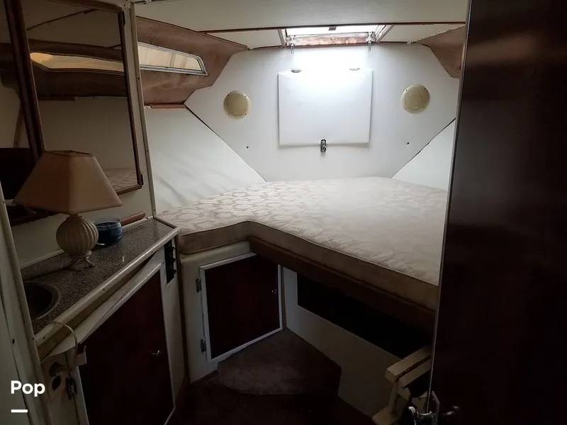 Slide: The Image of Sea Ray SRV 360 Express Cruiser 1980 - 6180753