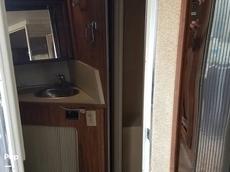 Slide: The Image of Sea Ray SRV 360 Express Cruiser 1980 - 6180725