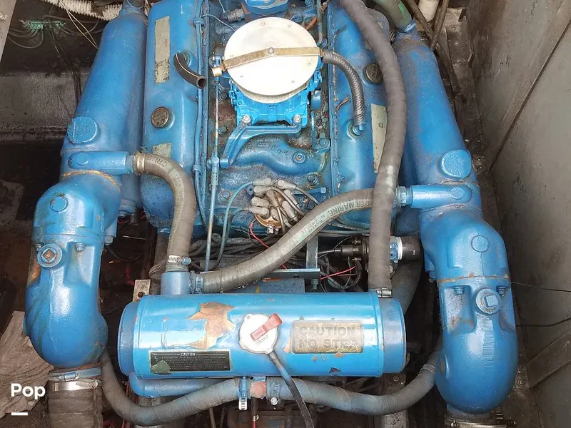 Slide: The Image of Sea Ray SRV 360 Express Cruiser 1980 - 6180695