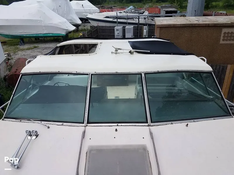 Slide: The Image of Sea Ray SRV 360 Express Cruiser 1980 - 6180668