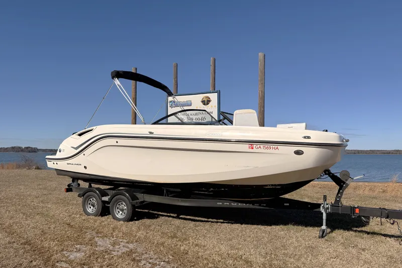 Slide: The Image of Bayliner DX2200 2023 - 2