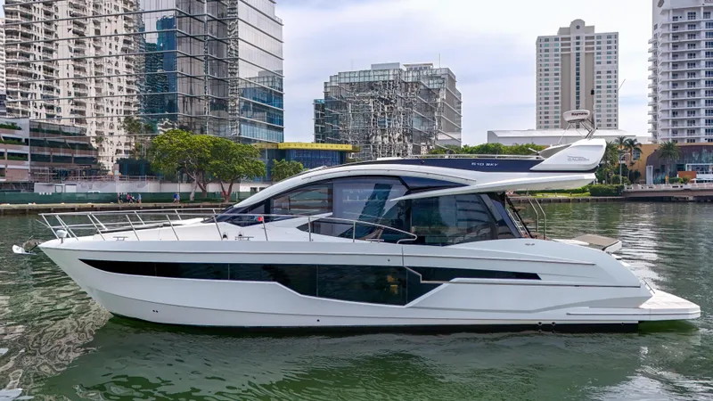Slide: The Image of Galeon 510 Sky 2020 - 5