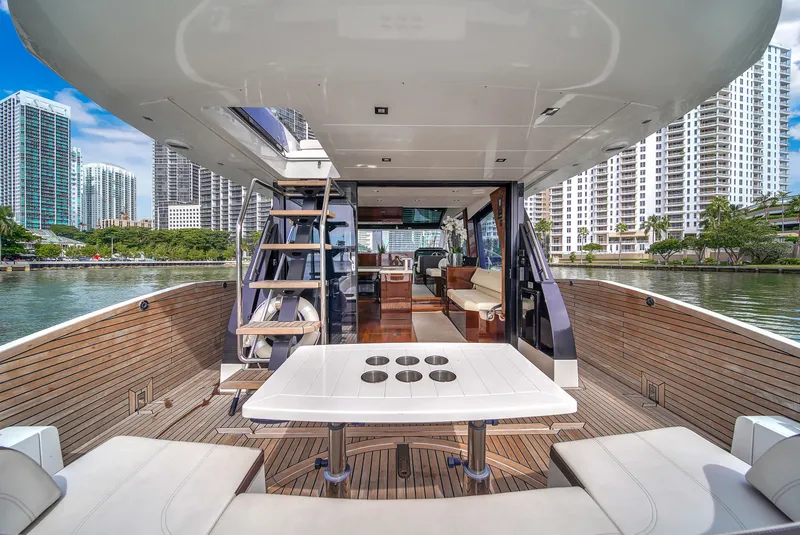 Slide: The Image of Galeon 510 Sky 2020 - 89