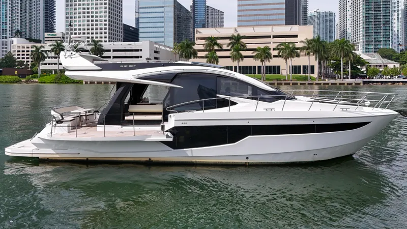 Slide: The Image of Galeon 510 Sky 2020 - 27