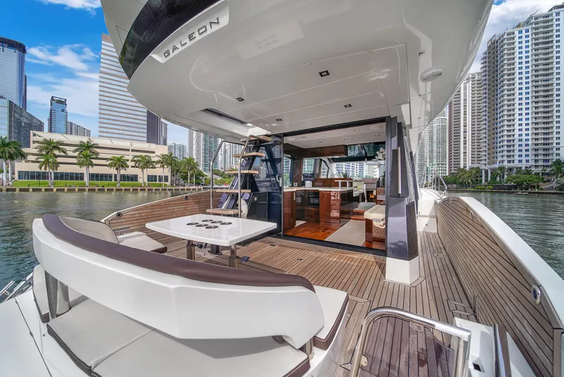 Slide: The Image of Galeon 510 Sky 2020 - 90