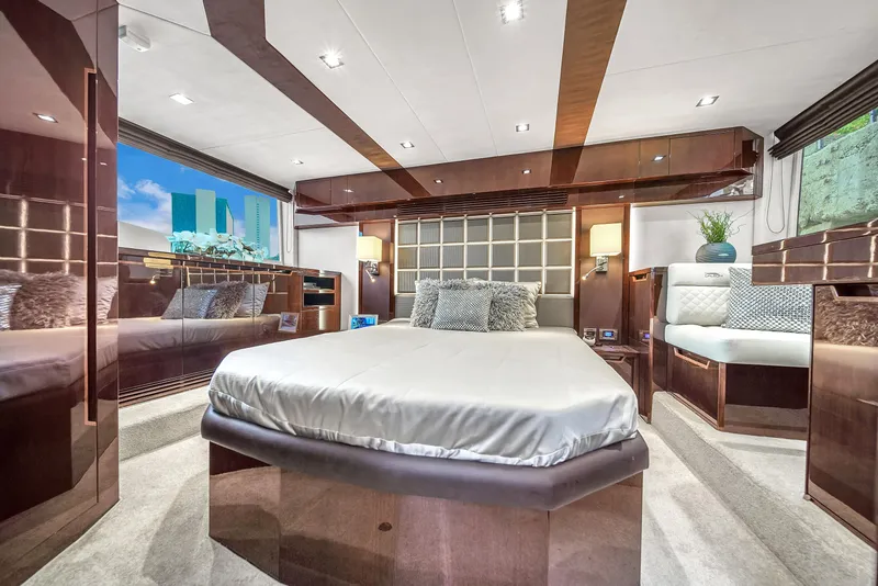 Slide: The Image of Galeon 510 Sky 2020 - 48