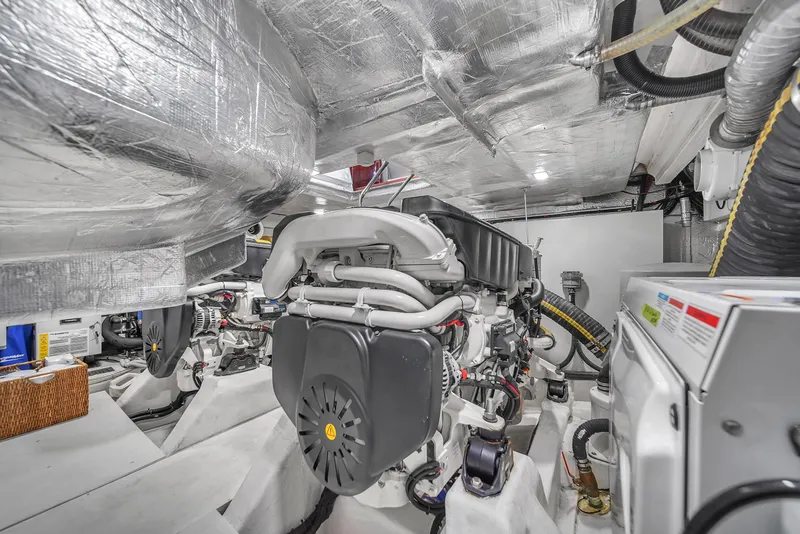 Slide: The Image of Galeon 510 Sky 2020 - 44