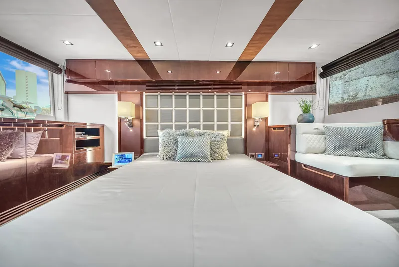 Slide: The Image of Galeon 510 Sky 2020 - 49