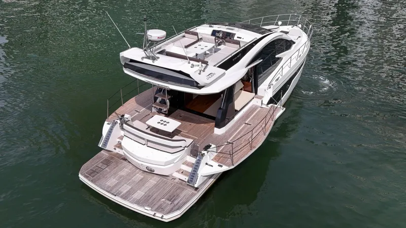 Slide: The Image of Galeon 510 Sky 2020 - 37