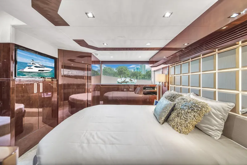 Slide: The Image of Galeon 510 Sky 2020 - 52