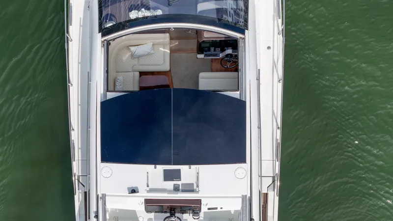 Slide: The Image of Galeon 510 Sky 2020 - 18