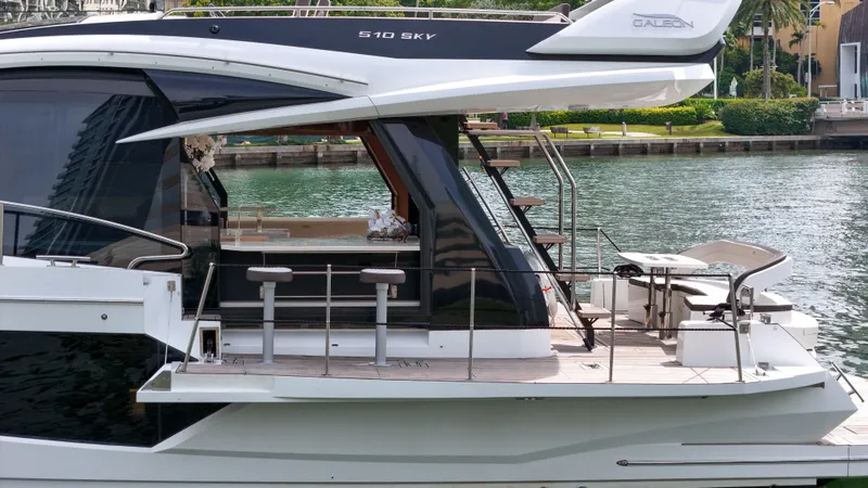 Slide: The Image of Galeon 510 Sky 2020 - 34