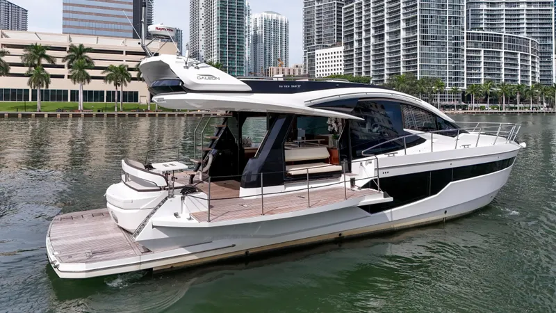 Slide: The Image of Galeon 510 Sky 2020 - 28