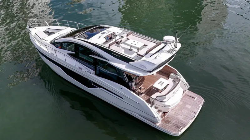 Slide: The Image of Galeon 510 Sky 2020 - 12