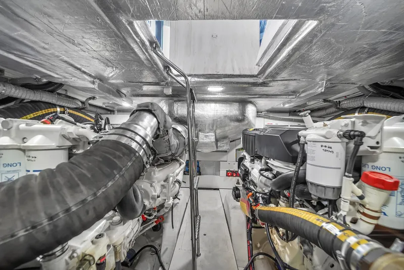 Slide: The Image of Galeon 510 Sky 2020 - 40