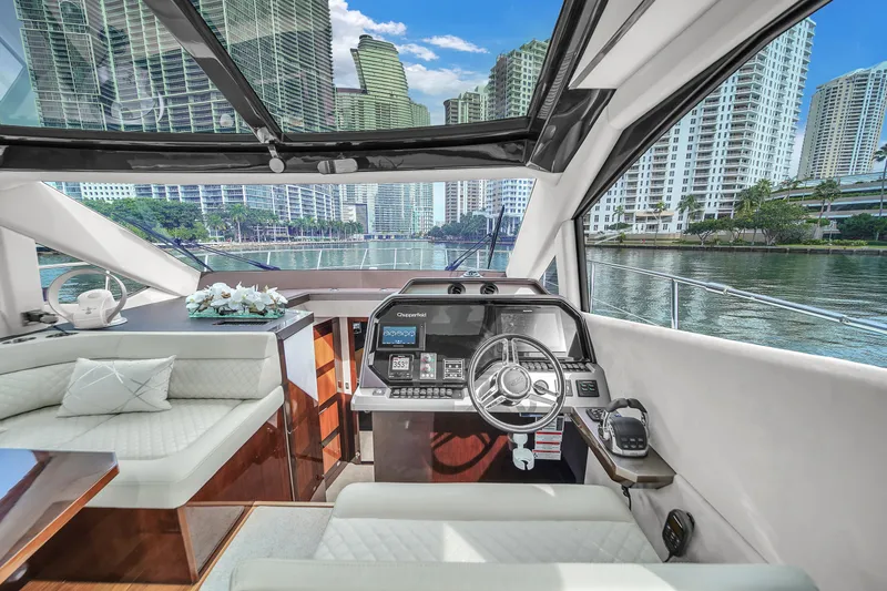 Slide: The Image of Galeon 510 Sky 2020 - 75