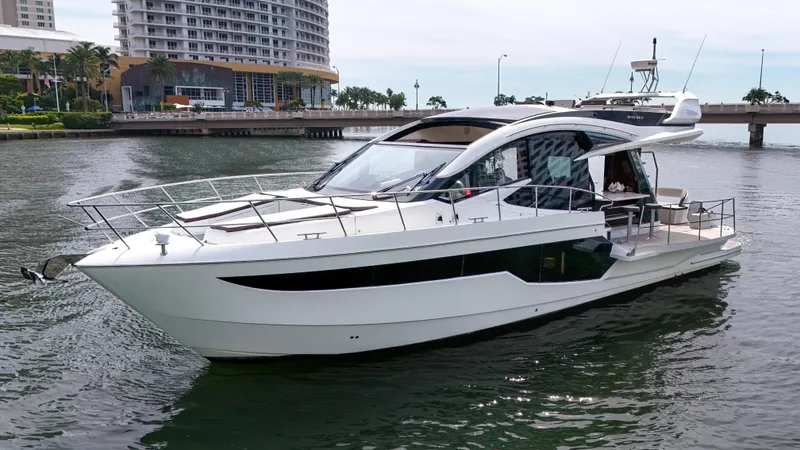 Slide: The Image of Galeon 510 Sky 2020 - 24