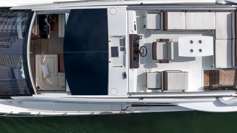 Slide: The Image of Galeon 510 Sky 2020 - 17