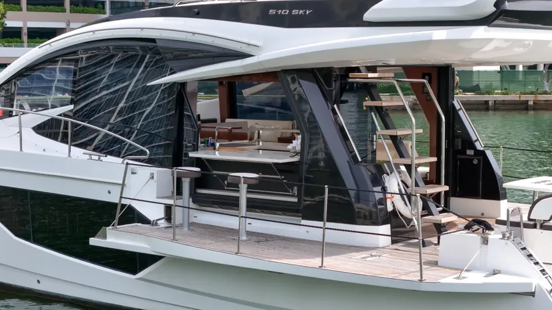 Slide: The Image of Galeon 510 Sky 2020 - 33