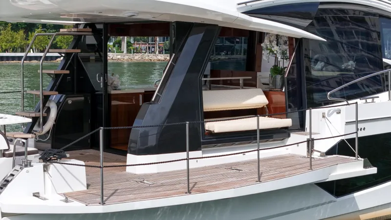 Slide: The Image of Galeon 510 Sky 2020 - 31