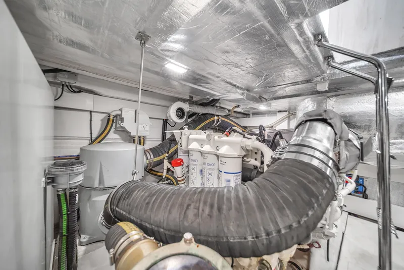 Slide: The Image of Galeon 510 Sky 2020 - 42