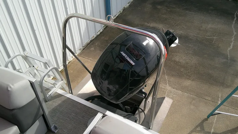 Slide: The Image of Bennington 22 SX 2024 - 14