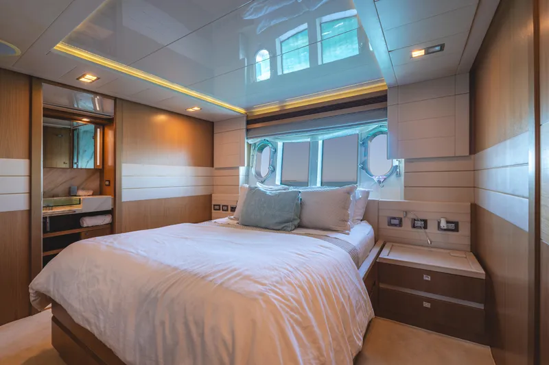 Slide: The Image of Ferretti Custom Line 100 2012 - 24