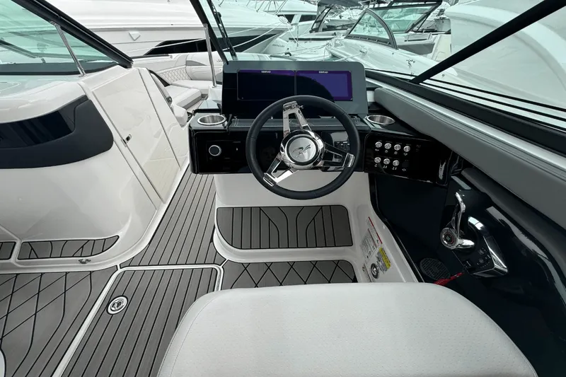 Slide: The Image of Sea Ray SLX 260 Outboard 2025 - 23